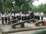 Tham quan doanh trại quân đội