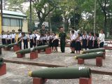 Tham quan doanh trại quân đội