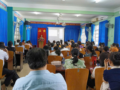 Tham dự tập huấn kho học liệu Tiếng Anh