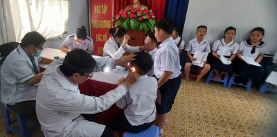 Khám sức khỏe đầu năm cho học sinh