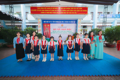 Rạng ngời trang sử Đội ta - Vững bước tiến lên Đoàn