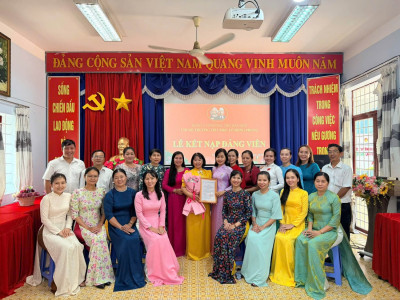 Chi bộ Trường Tiểu học Lê Hồng Phong tham dự Hội nghị quán triệt Nghị quyết Trung ương