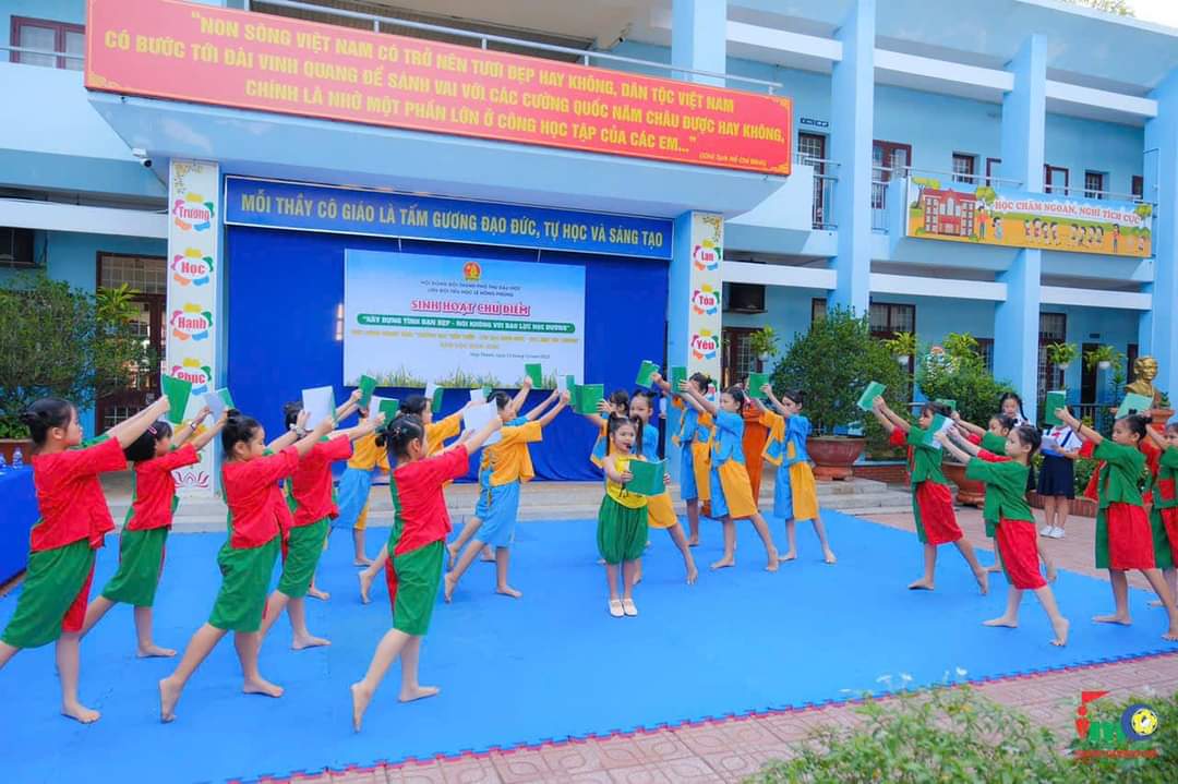 Sinh hoạt chủ điểm "Xây dựng tình bạn đẹp - Nói không với bạo lực học đường" và phát động thực hiện mô hình "Trường học thân thiện - Lớp học hạnh phúc - Học sinh yêu thương" năm học 2023 - 2024