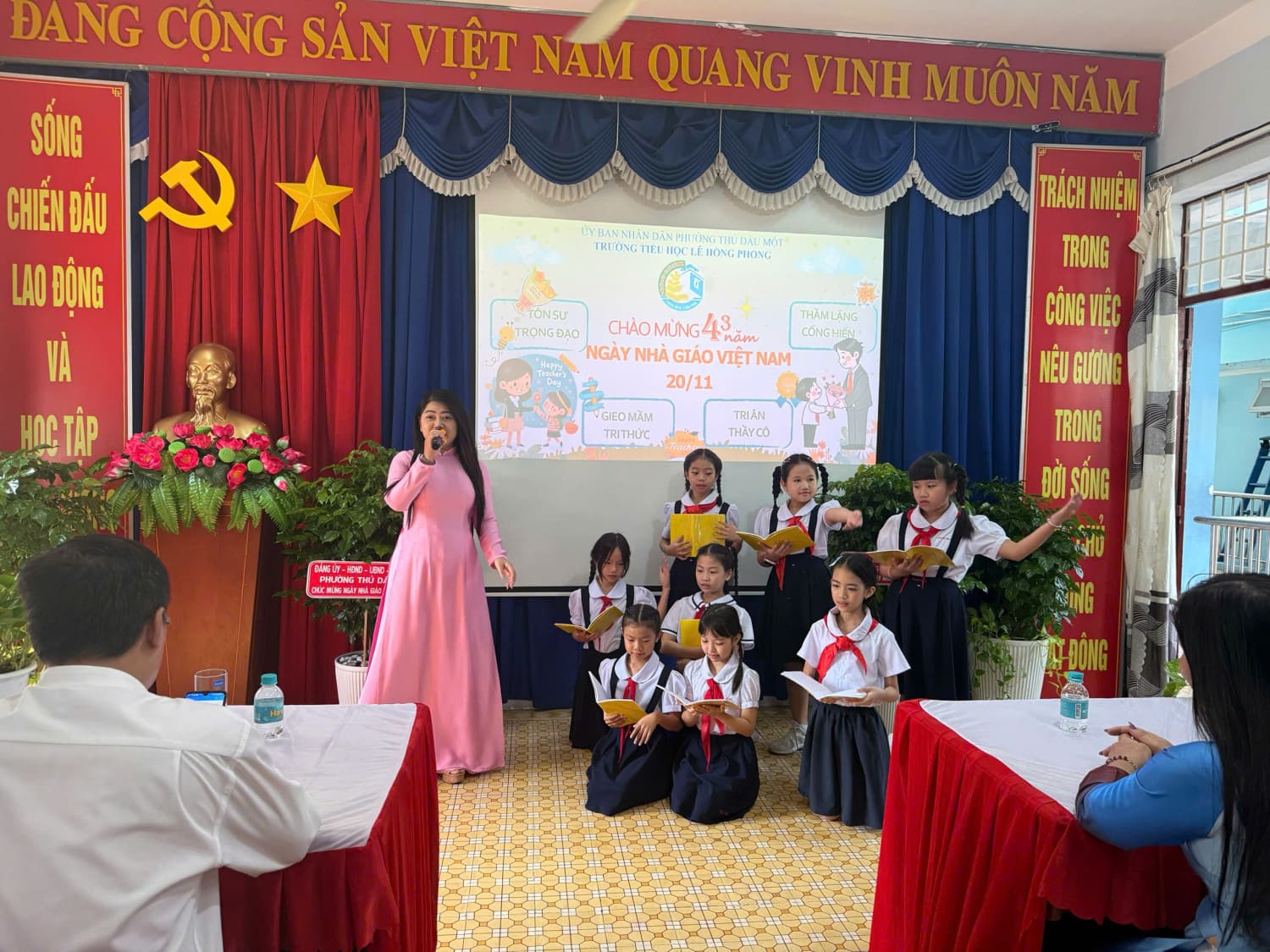 06f03240 cfa4 496f be64 c08f443dd70d (1)